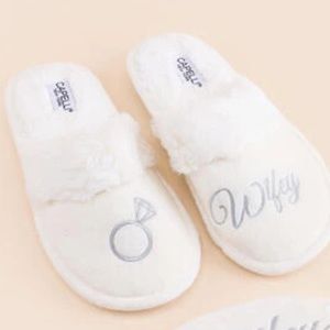 Wifey white slippers